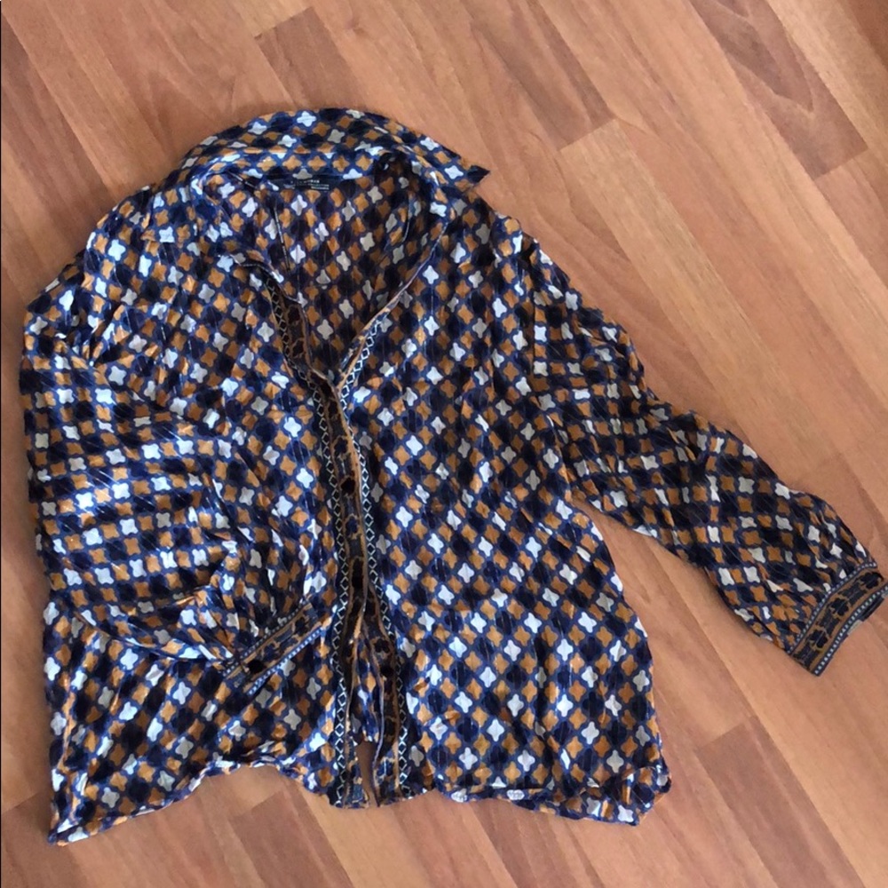Zara Woman Blouse with velvet buttons
